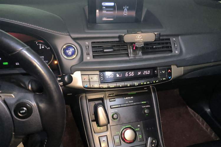 Used Lexus CT 2017 CT200h Comfort Edition Monochrome China V Standard Audio And AC Panel