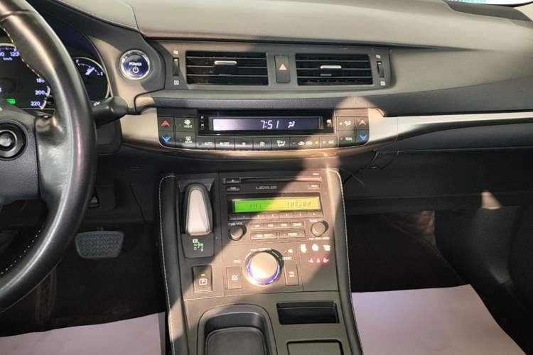 Used Lexus CT 2017 CT200h Elite Edition Monotone China VI Audio And AC Panel