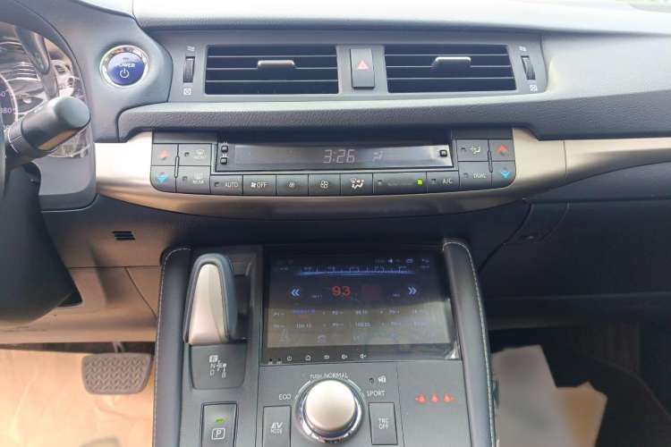 Used Lexus CT 2017 CT200h Elite Edition Solid Color China V Standard Audio And AC Panel
