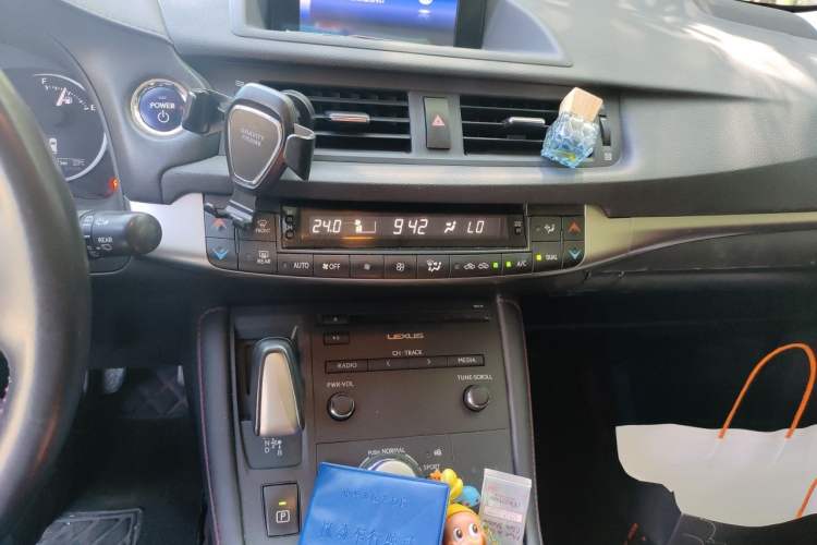 Used Lexus CT 2017 CT200h Comfort Edition Monochrome China VI Audio And AC Panel