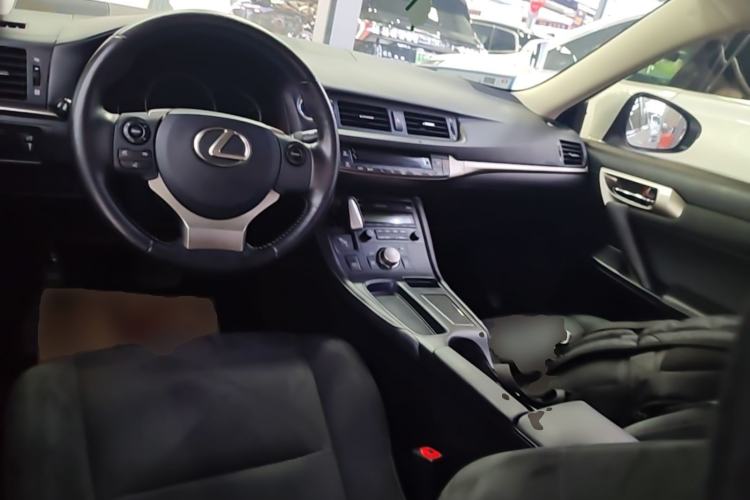 Used Lexus CT 2017 CT200h Elite Edition Solid Color China V Standard Center Console