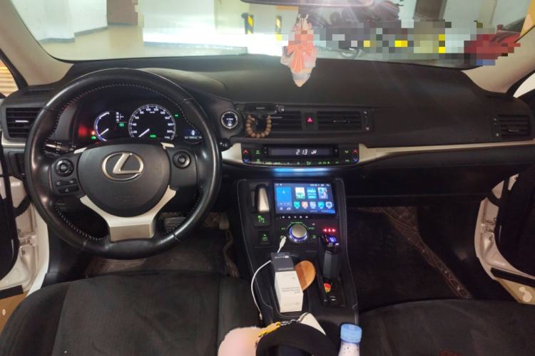 Used Lexus CT 2017 CT200h Elite Edition Two-Tone China V Standard Center Console
