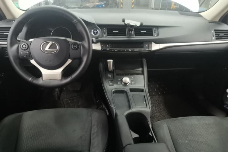Used Lexus CT 2017 CT200h Elite Edition Solid Color China V Standard Center Console