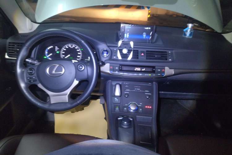 Used Lexus CT 2017 CT200h Comfort Edition Monochrome China V Standard Center Console