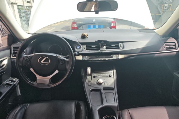 Used Lexus CT 2017 CT200h Elite Edition Solid Color China V Standard Center Console