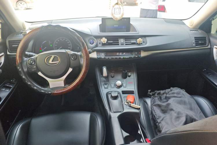 Used Lexus CT 2017 CT200h Comfort Edition Monochrome China V Standard Center Console