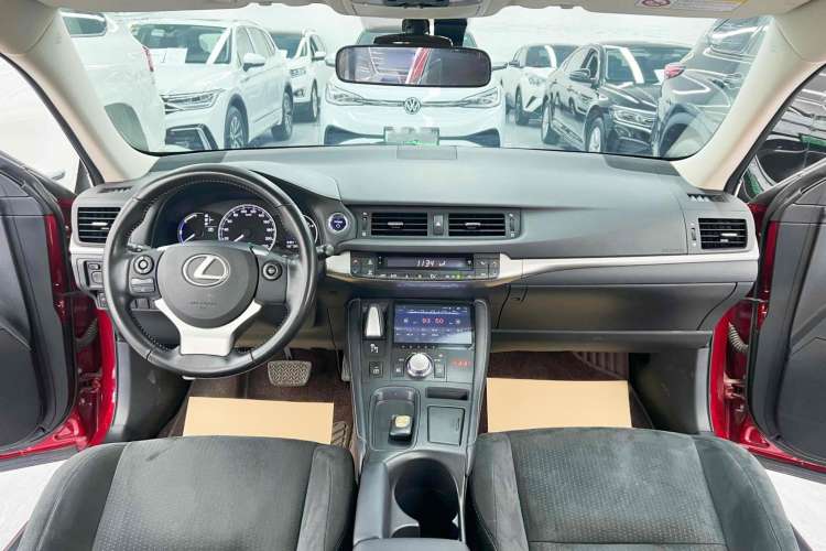Used Lexus CT 2017 CT200h Elite Edition Solid Color China V Standard Center Console