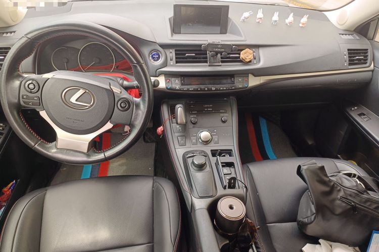 Used Lexus CT 2017 CT200h Comfort Edition Monochrome China VI Center Console