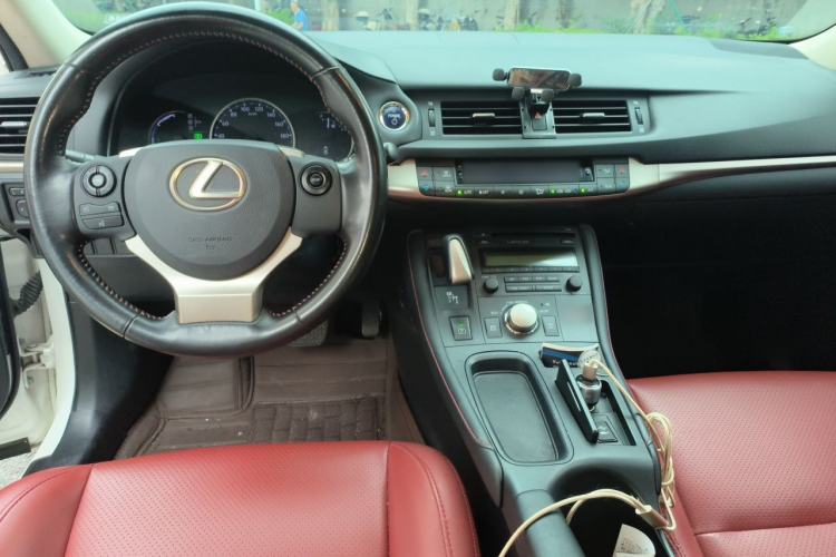 Used Lexus CT 2017 CT200h Elite Edition Monotone China VI Center Console