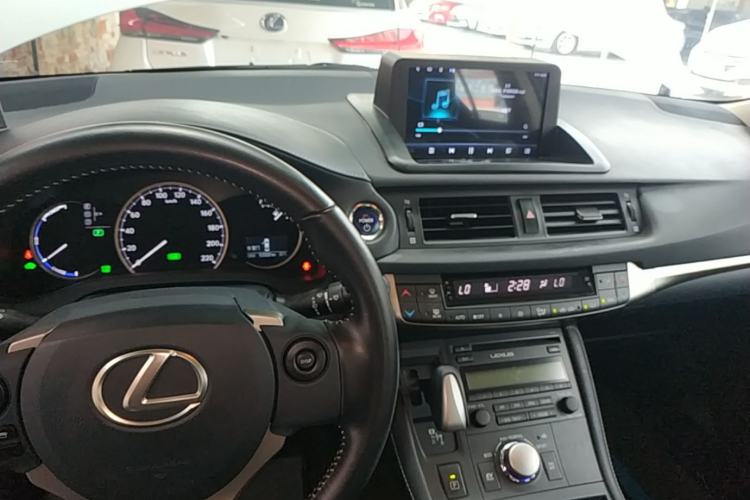 Used Lexus CT 2017 CT200h Elite Edition Monotone China VI Center Console