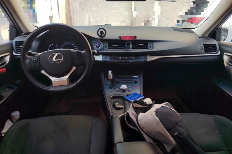 Used Lexus CT 2017 CT200h Elite Edition Two-Tone China V Standard Center Console
