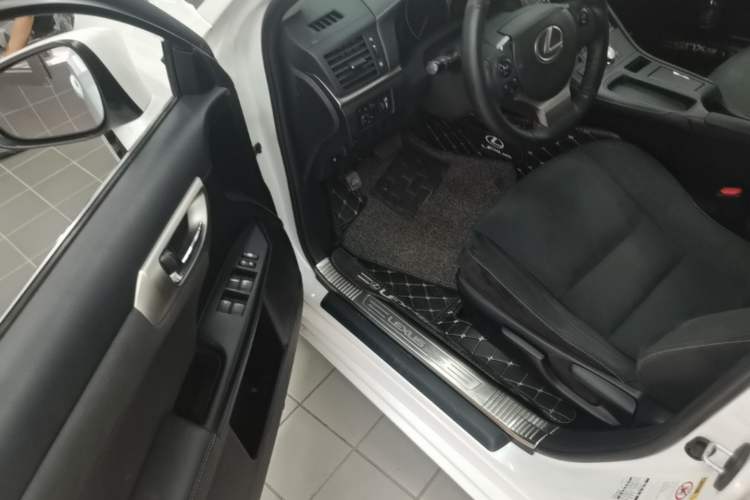 Used Lexus CT 2017 CT200h Elite Edition Solid Color China V Standard Driver Seat
