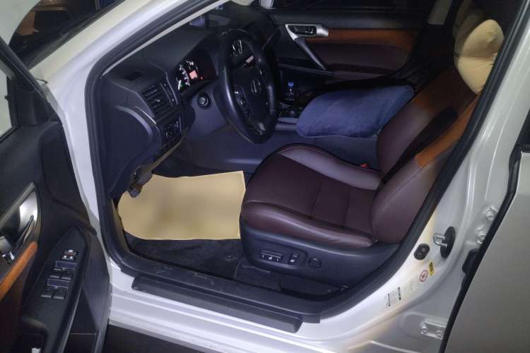 Used Lexus CT 2017 CT200h Comfort Edition Monochrome China V Standard Driver Seat