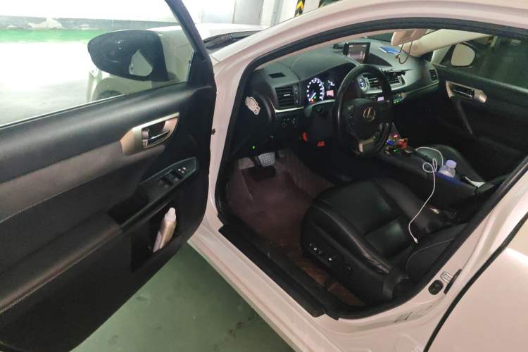 Used Lexus CT 2017 CT200h Comfort Edition Monochrome China V Standard Driver Seat
