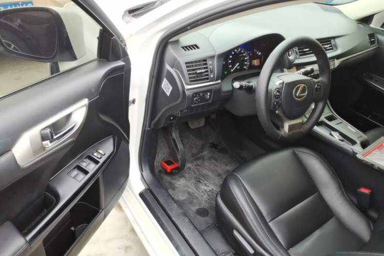 Used Lexus CT 2017 CT200h Elite Edition Solid Color China V Standard Driver Seat