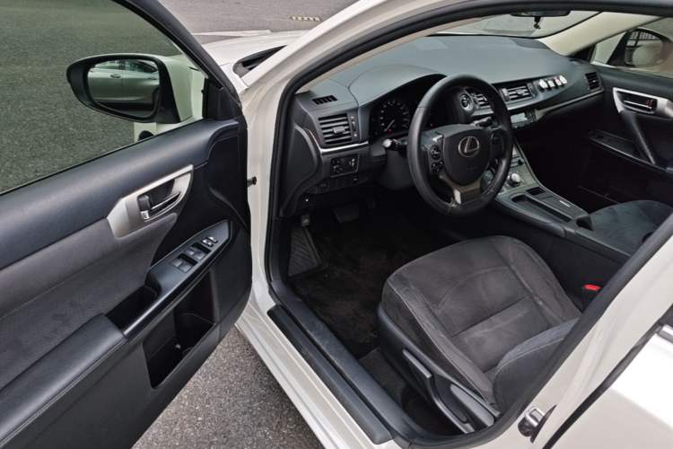 Used Lexus CT 2017 CT200h Elite Edition Solid Color China V Standard Driver Seat