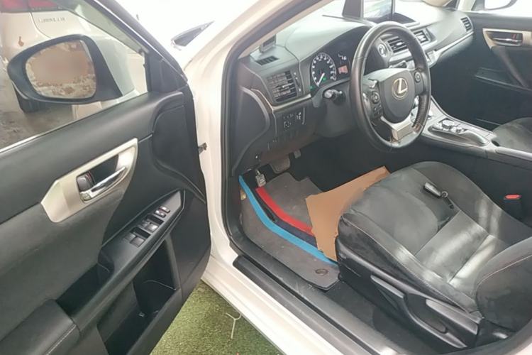 Used Lexus CT 2017 CT200h Elite Edition Monotone China VI Driver Seat
