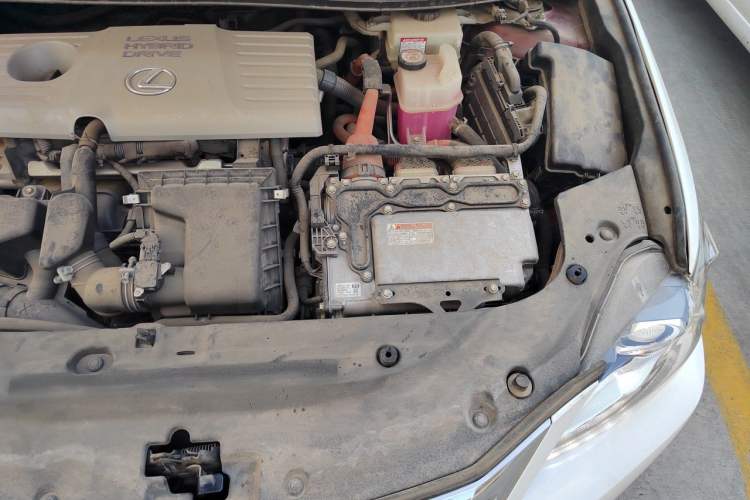 Used Lexus CT 2017 CT200h Elite Edition Two-Tone China V Standard Engine Bay Left