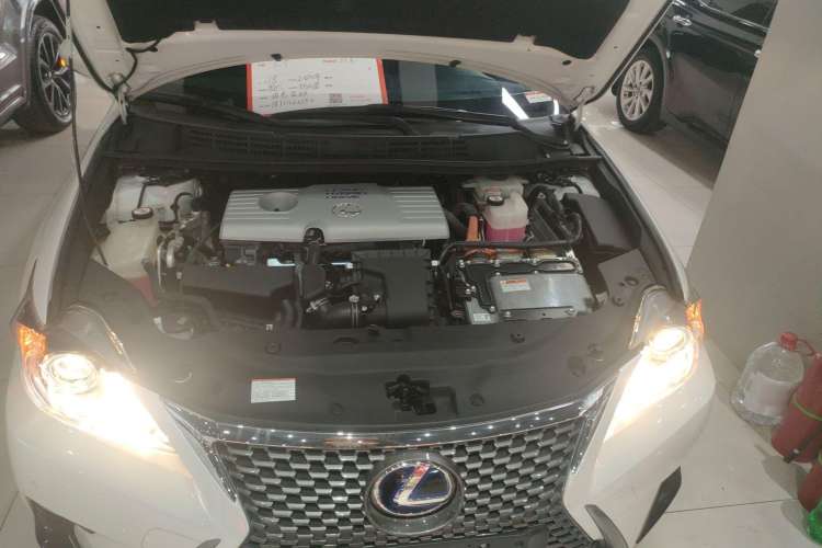 Used Lexus CT 2017 CT200h Elite Edition Monotone China VI Engine Bay