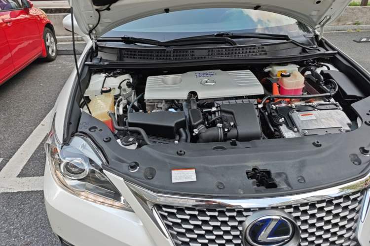 Used Lexus CT 2017 CT200h Elite Edition Solid Color China V Standard Engine Bay Right
