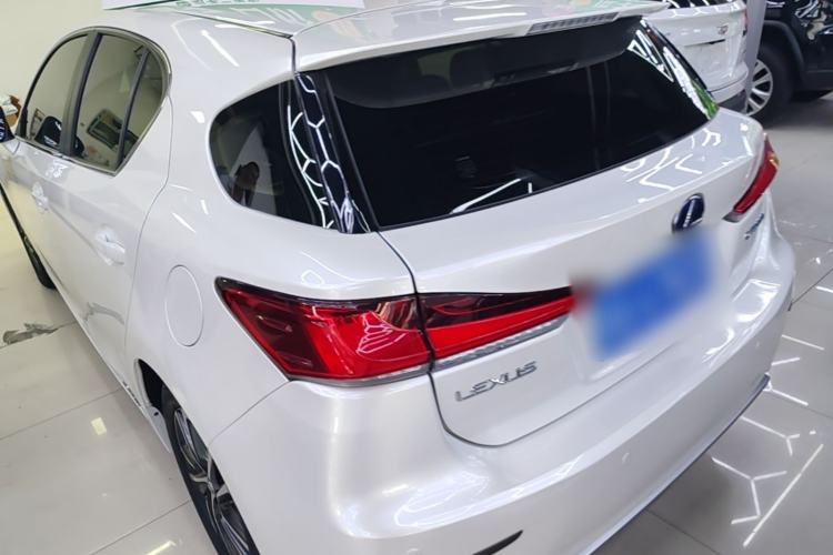 Used Lexus CT 2017 CT200h Elite Edition Solid Color China V Standard Exterior 2