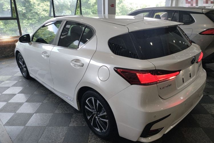 Used Lexus CT 2017 CT200h Elite Edition Solid Color China V Standard Exterior 2