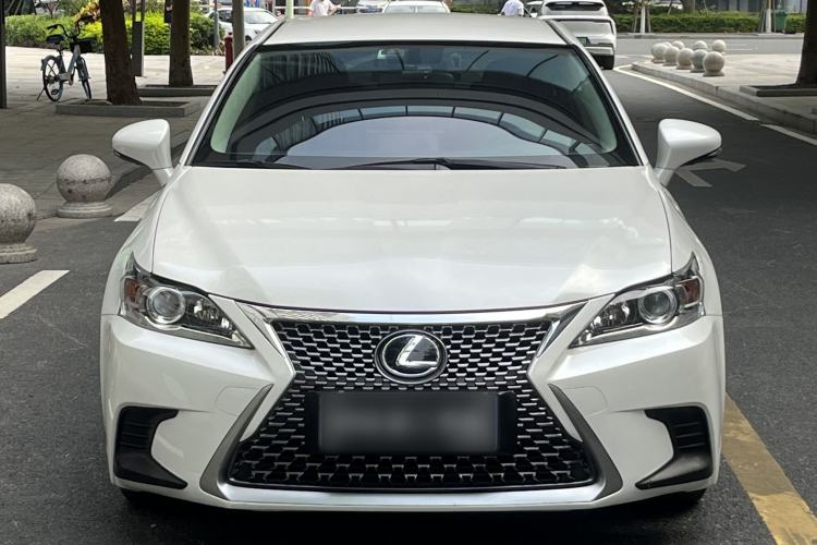 Used Lexus CT 2017 CT200h Elite Edition Solid Color China V Standard Exterior 2