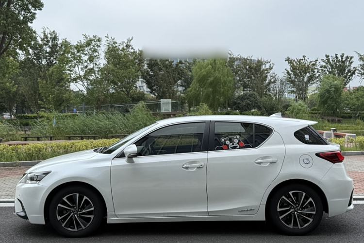Used Lexus CT 2017 CT200h Elite Edition Solid Color China V Standard Exterior 2
