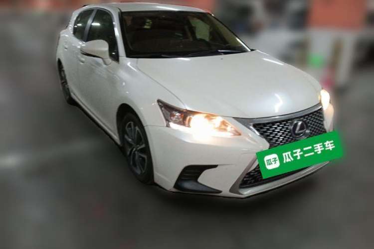 Used Lexus CT 2017 CT200h Elite Edition Solid Color China V Standard Exterior 2