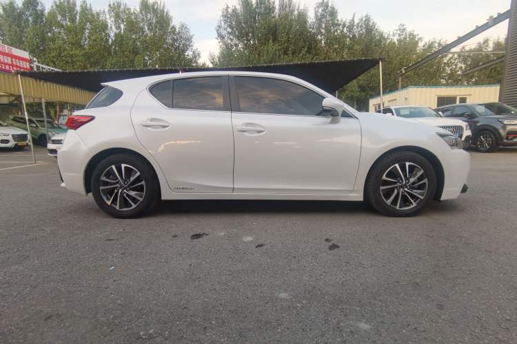 Used Lexus CT 2017 CT200h Elite Edition Solid Color China V Standard Exterior 2