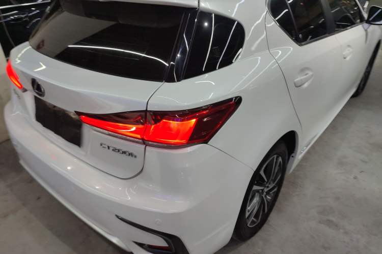 Used Lexus CT 2017 CT200h Elite Edition Monotone China VI Exterior 3