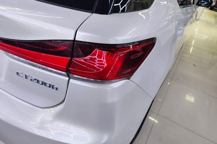Used Lexus CT 2017 CT200h Elite Edition Solid Color China V Standard Exterior 3
