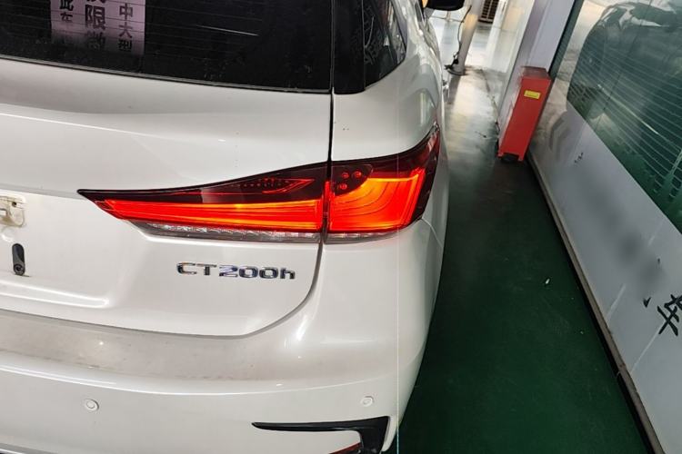 Used Lexus CT 2017 CT200h Comfort Edition Monochrome China V Standard Exterior 3