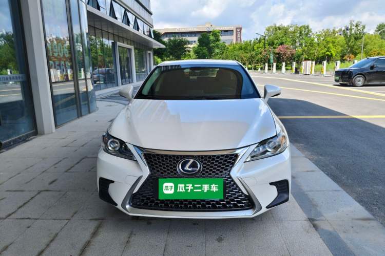 Used Lexus CT 2017 CT200h Comfort Edition Monochrome China VI Front