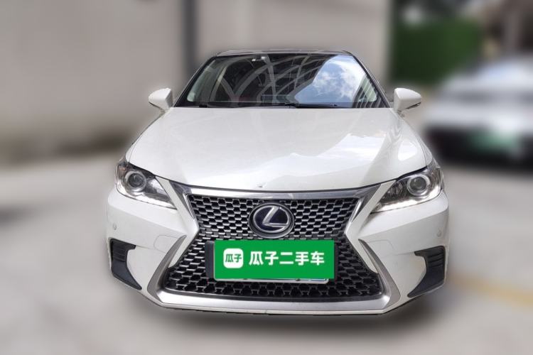 Used Lexus CT 2017 CT200h Comfort Edition Two-Tone China V Standard Front