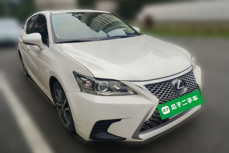 Used Lexus CT 2017 CT200h Comfort Edition Two-Tone China V Standard Front Right 45 Deg