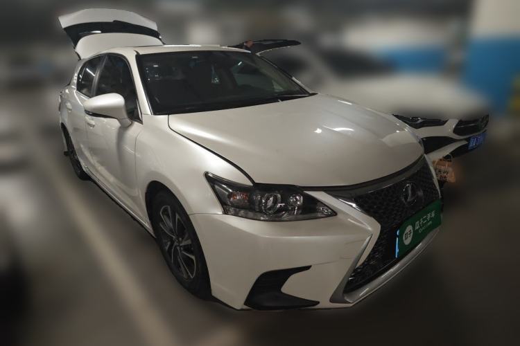 Used Lexus CT 2017 CT200h Comfort Edition Monochrome China V Standard Front Right 45 Deg
