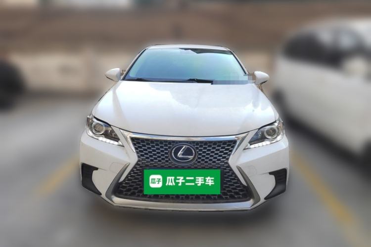 Used Lexus CT 2017 CT200h Elite Edition Two-Tone China V Standard Front