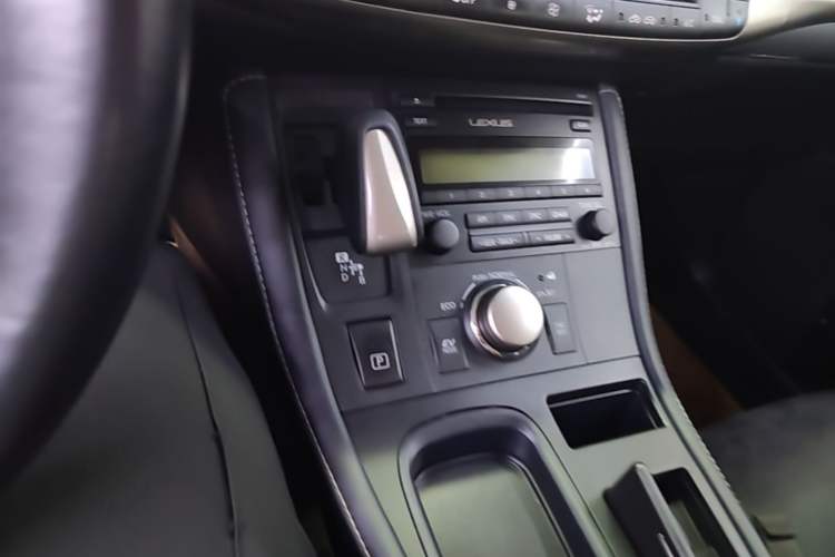 Used Lexus CT 2017 CT200h Elite Edition Solid Color China V Standard Gear Lever