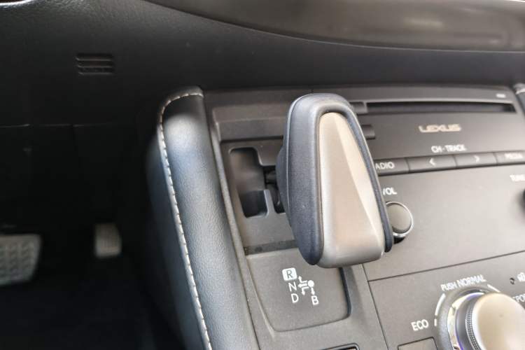 Used Lexus CT 2017 CT200h Comfort Edition Monochrome China VI Gear Lever