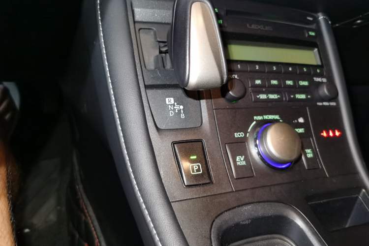 Used Lexus CT 2017 CT200h Elite Edition Solid Color China V Standard Gear Lever