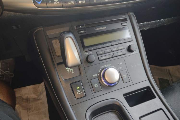 Used Lexus CT 2017 CT200h Elite Edition Monotone China VI Gear Lever