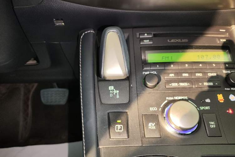 Used Lexus CT 2017 CT200h Elite Edition Monotone China VI Gear Lever