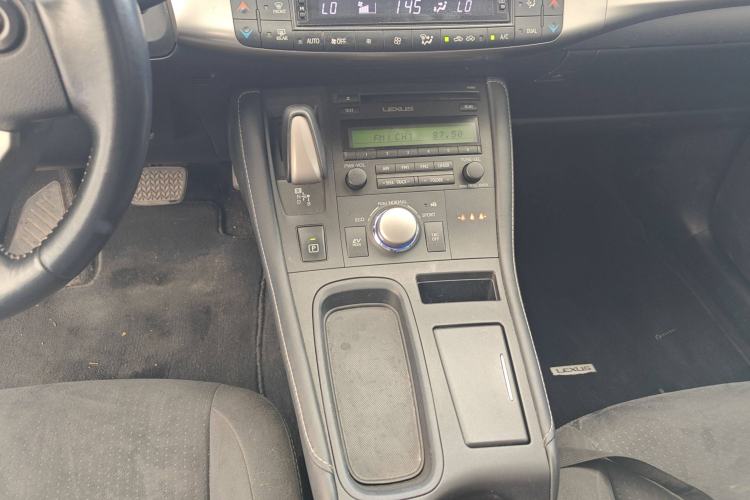 Used Lexus CT 2017 CT200h Elite Edition Solid Color China V Standard Gear Lever