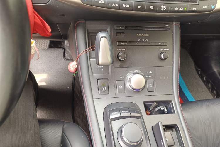 Used Lexus CT 2017 CT200h Comfort Edition Monochrome China VI Gear Lever