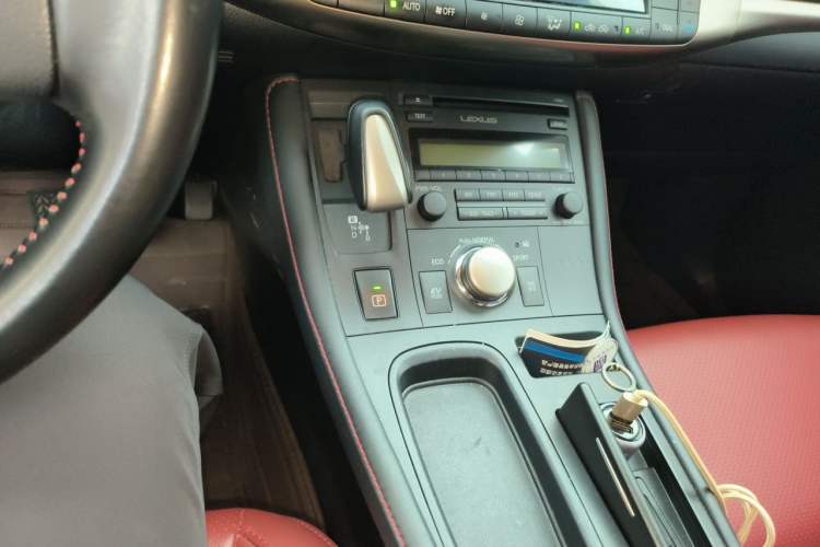 Used Lexus CT 2017 CT200h Elite Edition Monotone China VI Gear Lever