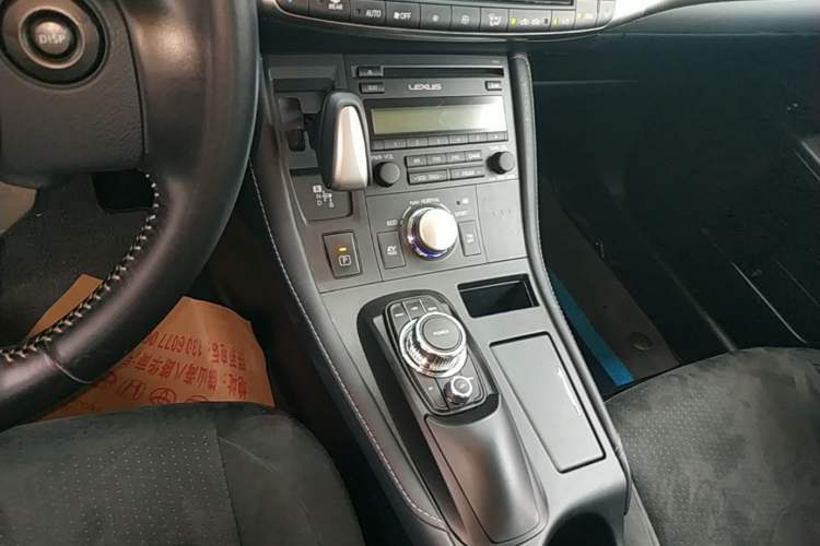 Used Lexus CT 2017 CT200h Elite Edition Monotone China VI Gear Lever