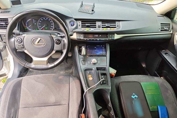 Used Lexus CT 2017 CT200h Elite Edition Solid Color China V Standard Interior 2
