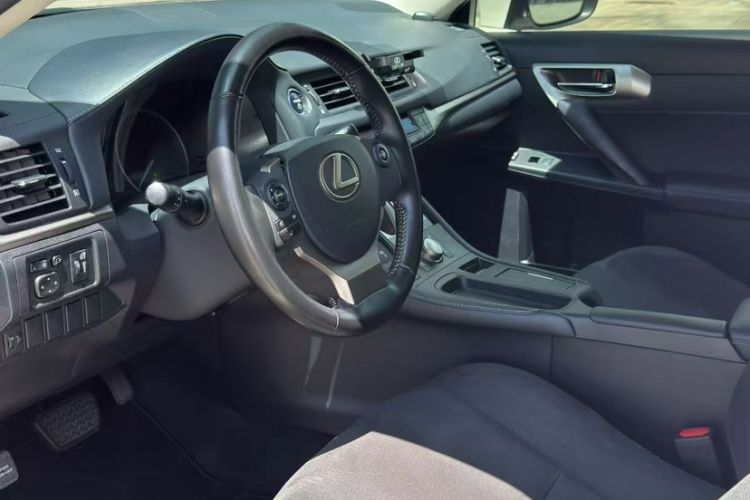 Used Lexus CT 2017 CT200h Elite Edition Solid Color China V Standard Interior 2