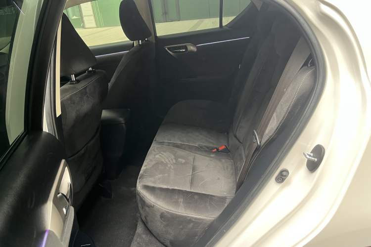 Used Lexus CT 2017 CT200h Elite Edition Solid Color China V Standard Interior 3